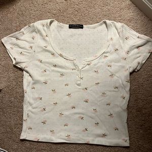 Brandy Melville tshirt